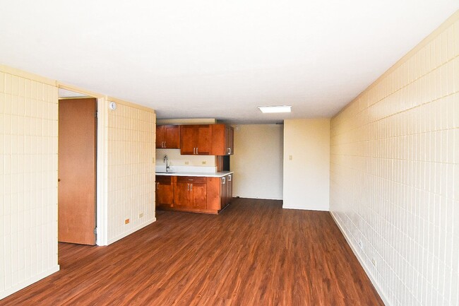 Building Photo - Three Regents - 3BR / 2Bath / 1Pkg - Renta...