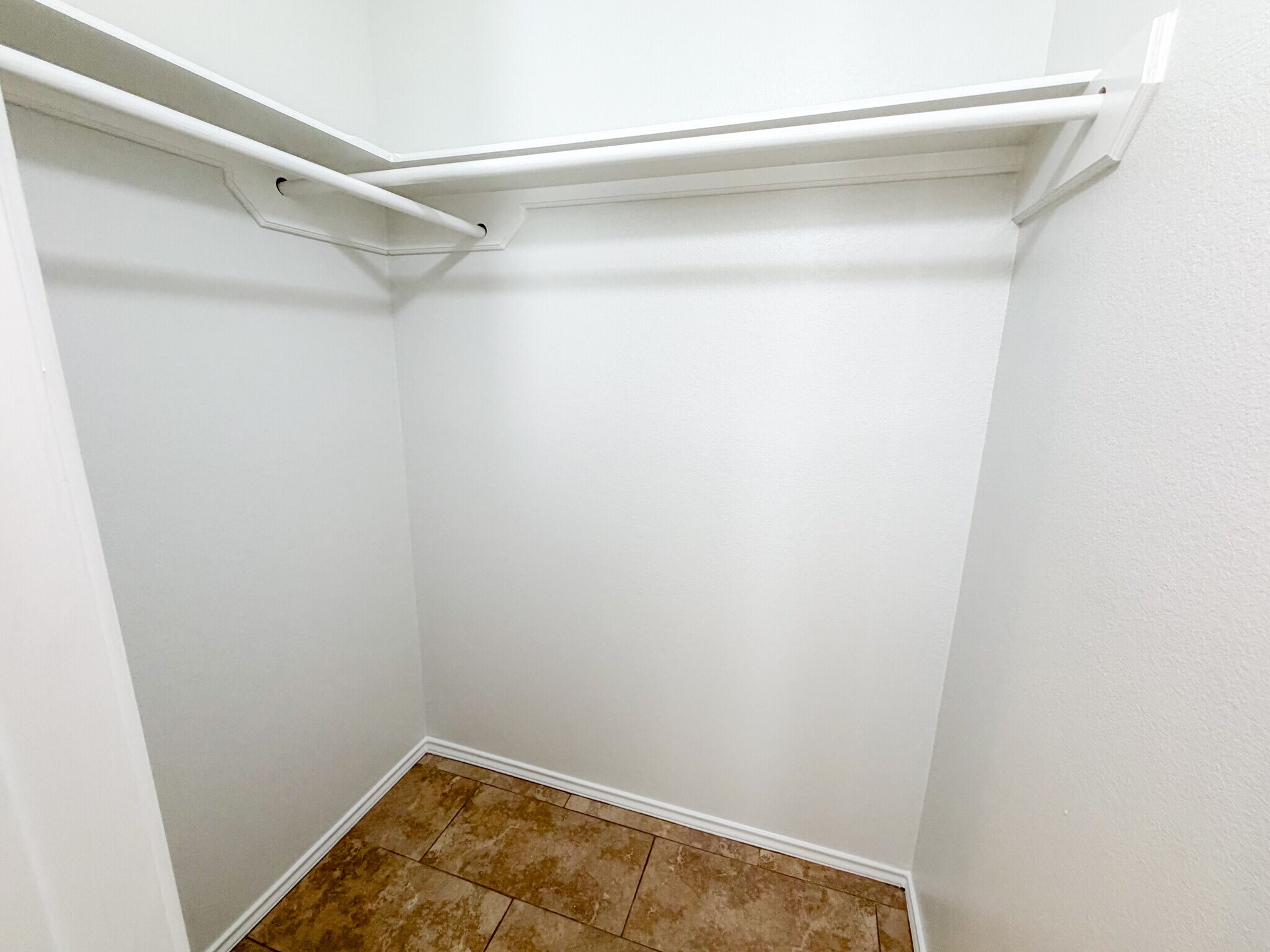 Building Photo - 709 Sonesta Dr