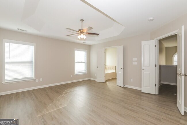 Building Photo - 1813 Temple Park Dr SW