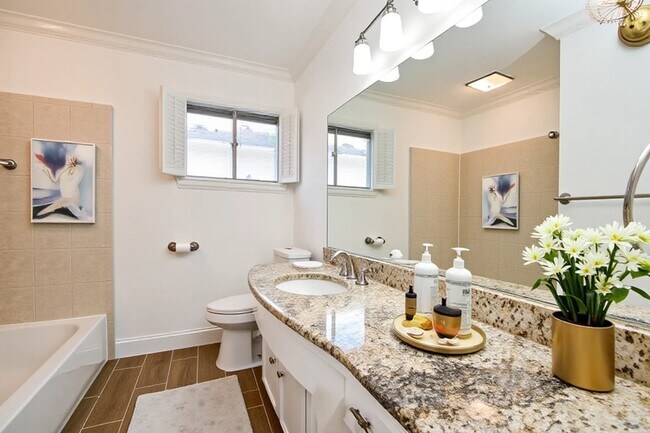 Building Photo - 7506 Creekwood Dr