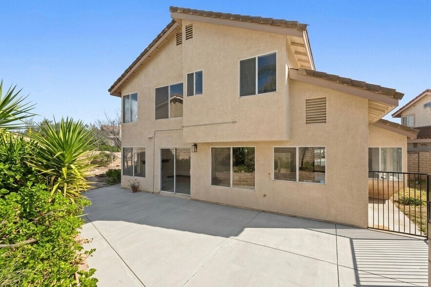Building Photo - 120 Sandpoint Ln