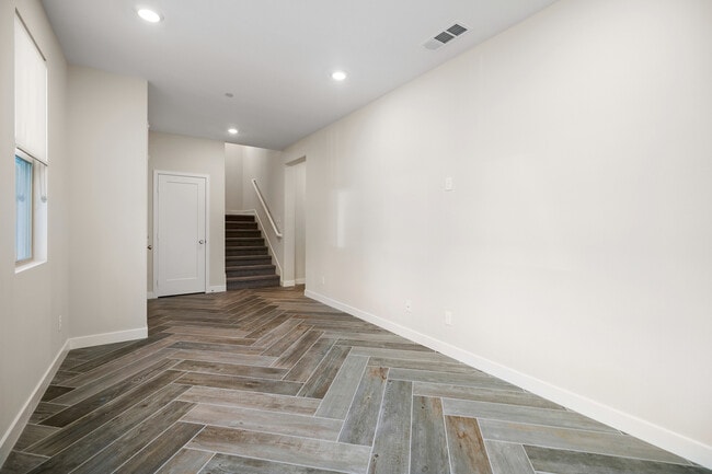 Building Photo - 590 Catalonia