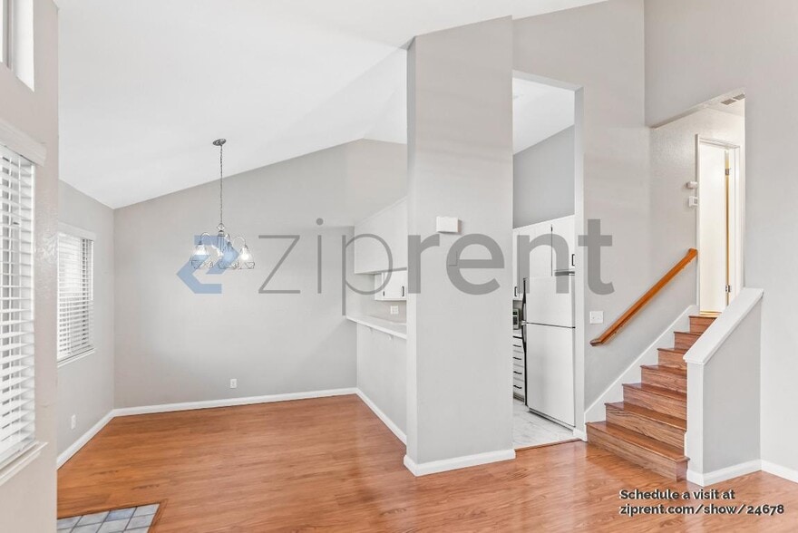 Building Photo - 374 Coyote Creek Cir