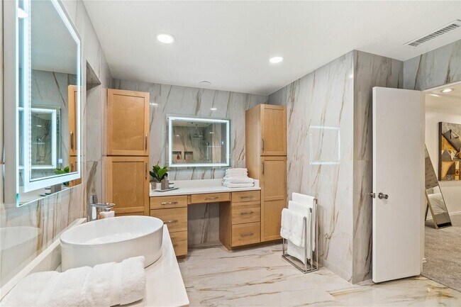 Building Photo - 6350 Elder Grove Dr