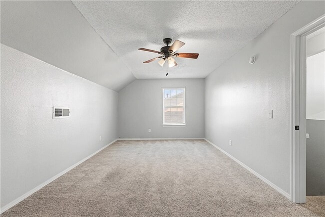 Building Photo - 3403 SW Victoria Pl