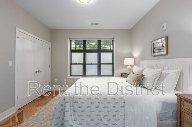 Building Photo - 1345 K St SE
