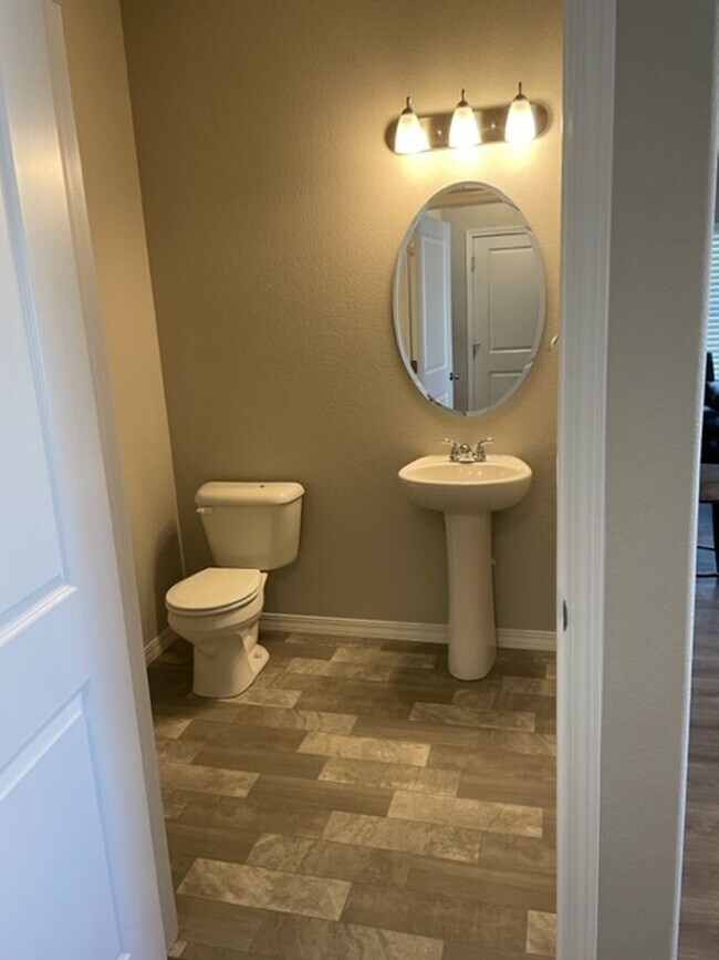 Building Photo - 7470 Salida Grv