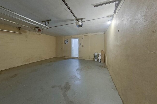 Building Photo - 2441 Healy Dr