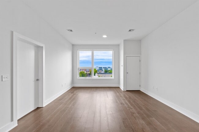 Building Photo - 250 Ave E