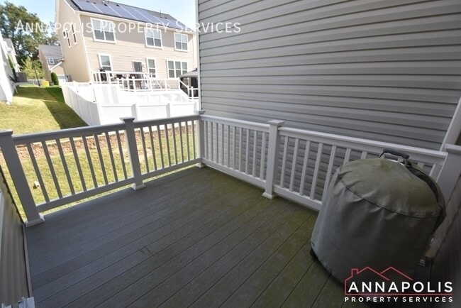 Building Photo - 8289 Meadowood Dr
