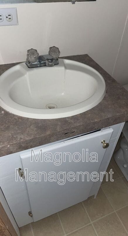 Building Photo - 1096 Tollie Weldon Rd