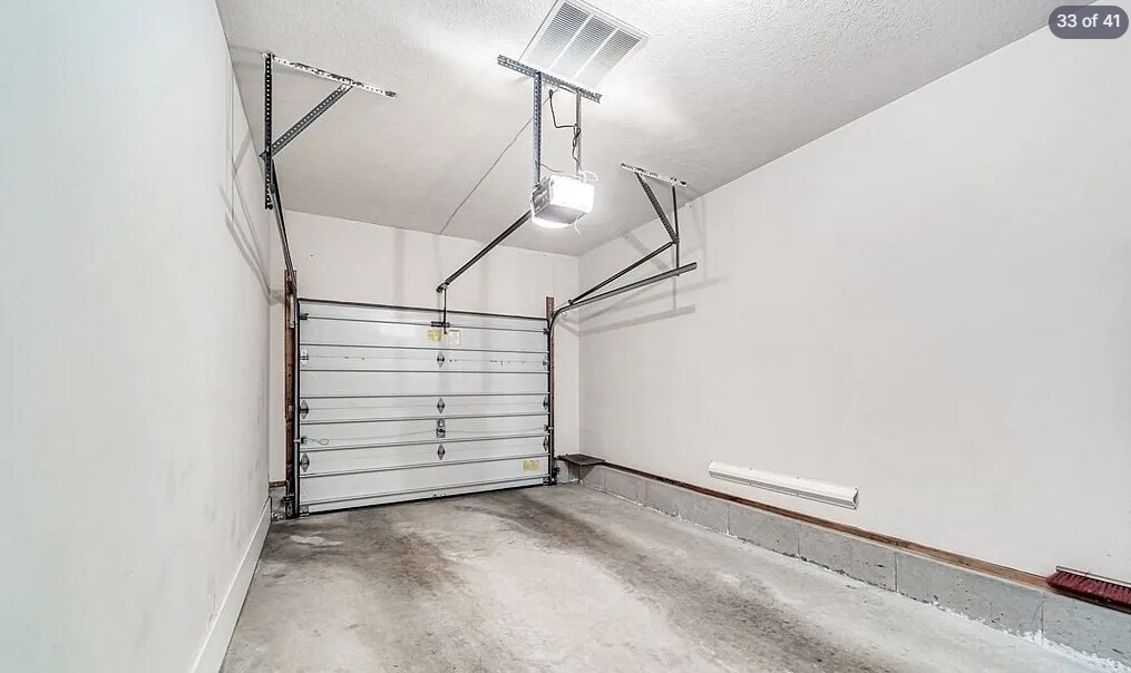 Building Photo - 61 Pine Grove Dr