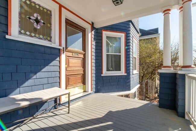 Building Photo - 23 Wenham St