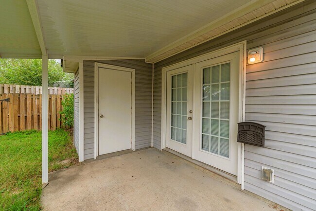 Building Photo - $1,525- 2 Bed/2 Bath house for rent in West Augusta, Total Electric!