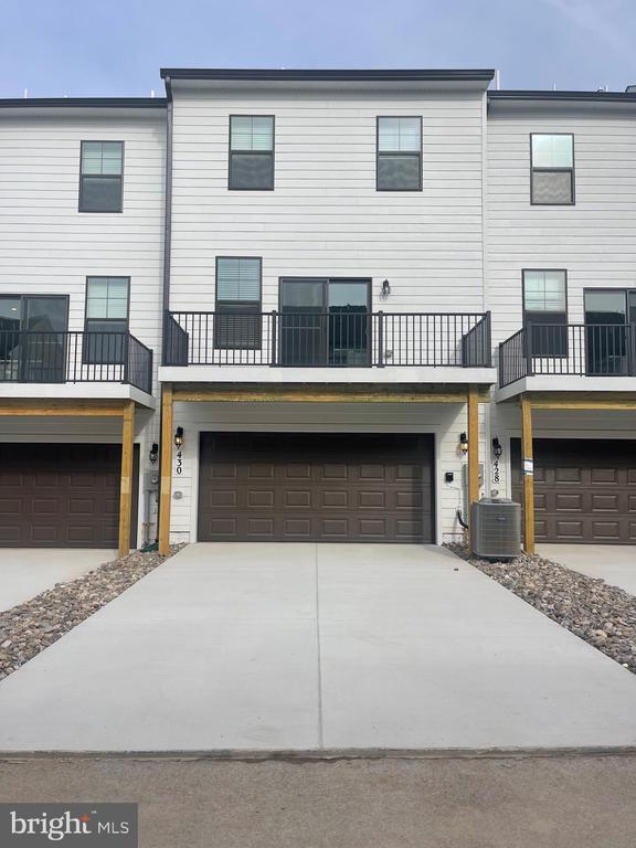Building Photo - 430 Herringbone Wy