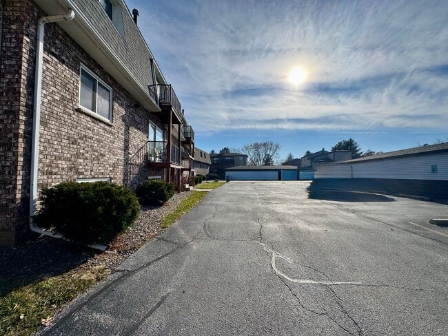 Building Photo - Updated 2BR Condo in Fox Meadows – New Flooring + Appliances