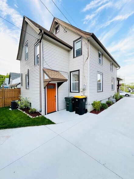 Building Photo - 1051 N 68th St