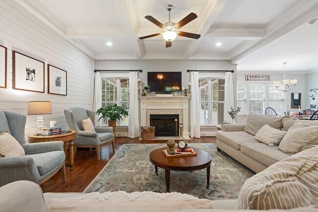 Building Photo - Splendid 4-bedroom, 3-bathroom Harrison Pond home in Pittsboro-- SWIMMING POOL!