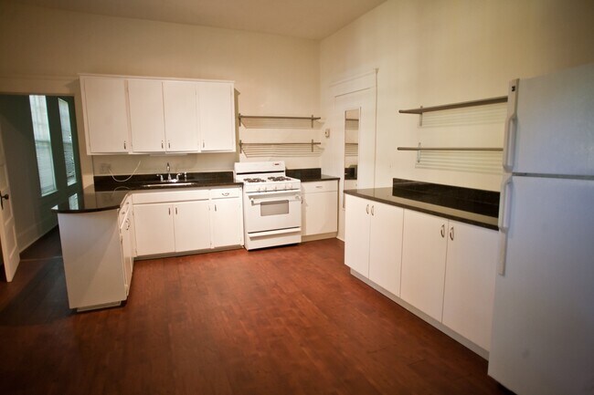 Building Photo - 232 1/2-21A McCauley St