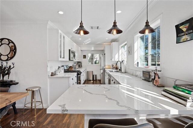 Building Photo - 20852 Kittridge St