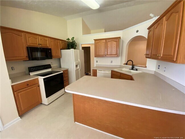 Building Photo - 6501 Ryefield Dr