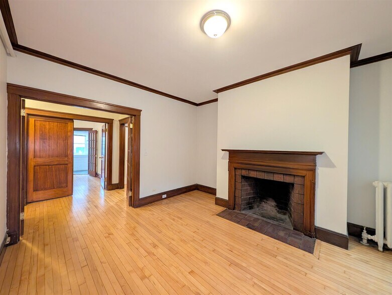 Primary Photo - 10 Humboldt St