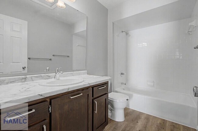 Building Photo - 412 Arlington Dr