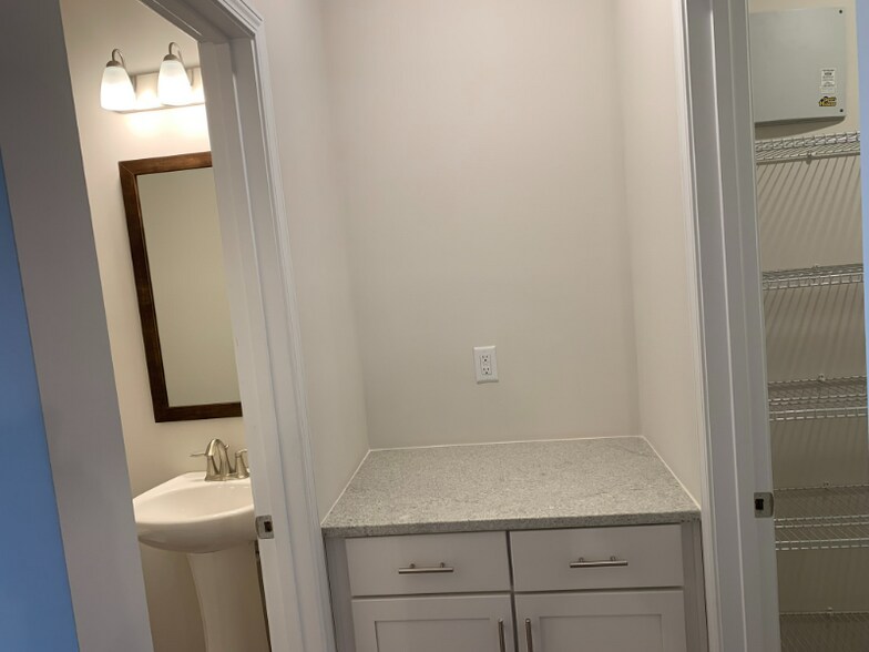 Building Photo - 12031Remarque Hill Rd