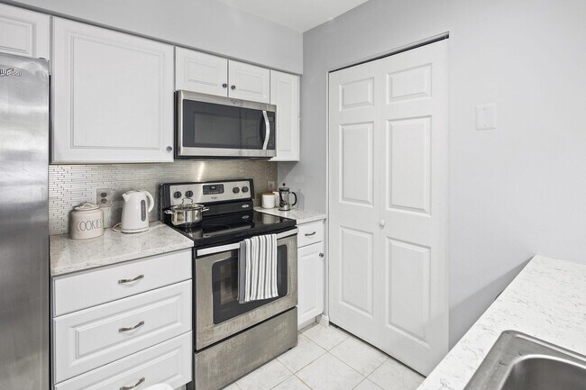 Building Photo - 3151 Covewood Ct
