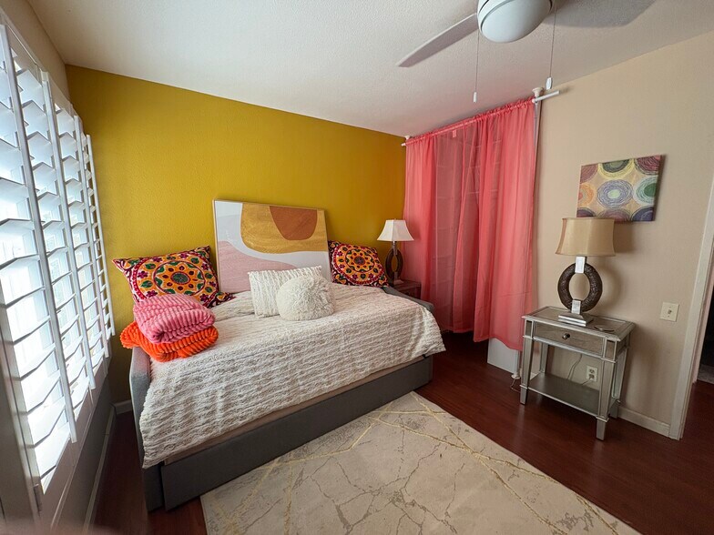 Building Photo - 1515 Spyglass Plz