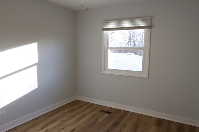 Building Photo - 184 Betty Ct