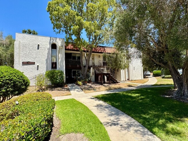 Building Photo - 6878 Navajo Rd