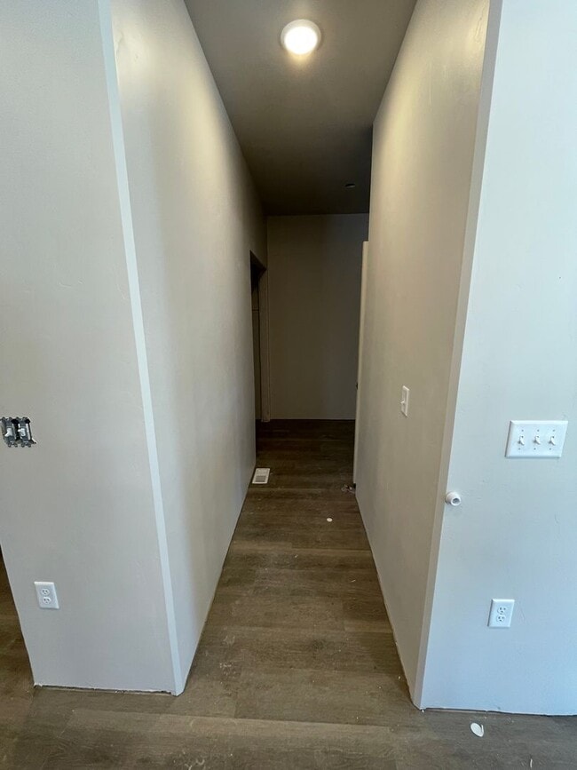 Building Photo - 7404 N Paw St