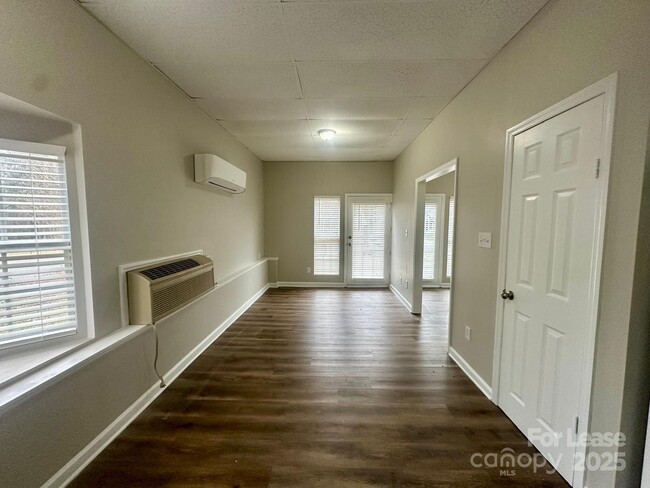 Building Photo - 13809 Stephendale Dr