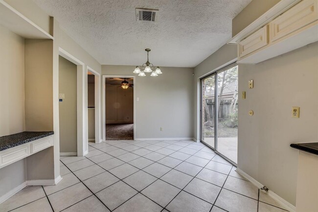 Breakfast Area - 8206 AMURWOOD DR