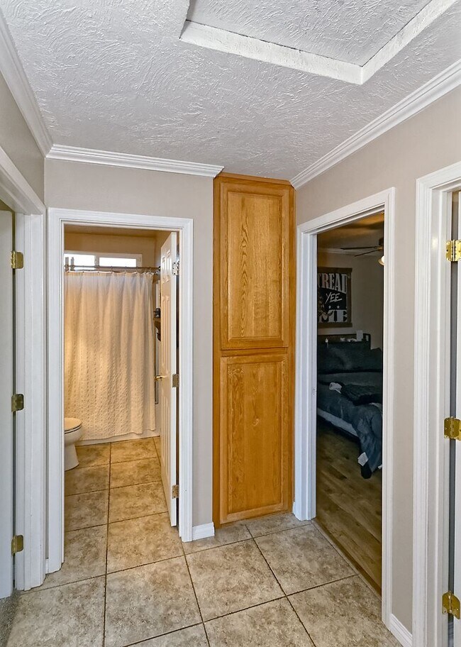 Building Photo - Desirable Apple Valley Single-Story on Expansive Lot | 3 Bed, 2 Bath Beauty