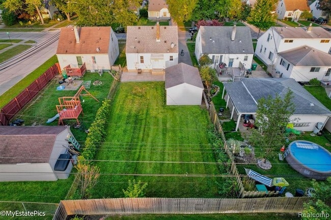 Building Photo - 6151 Helen St