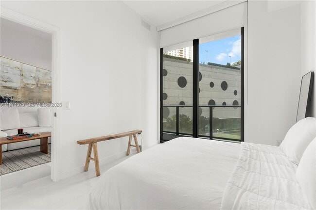 Building Photo - 501 NE 31st St