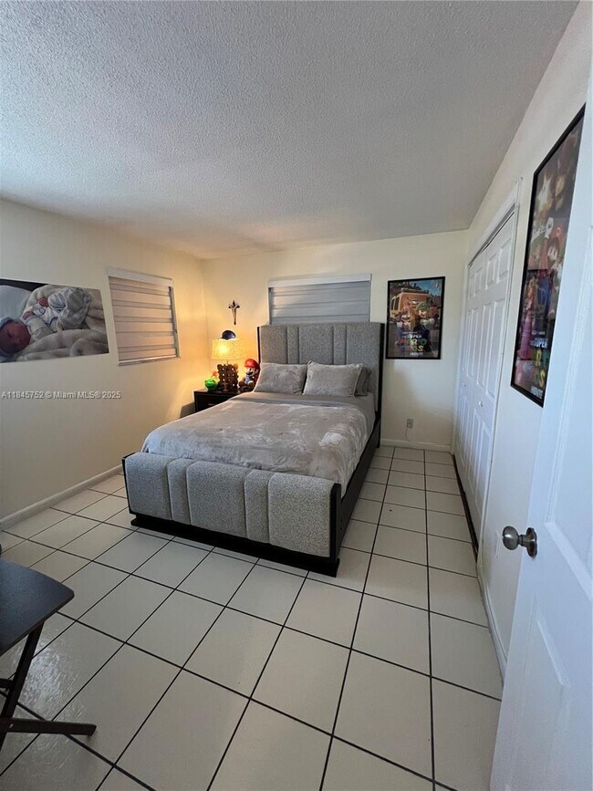 Building Photo - 5070 Ponderosa Ln