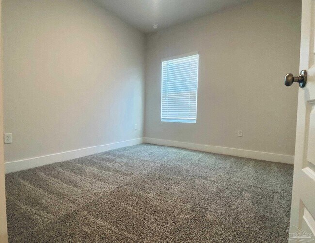 Building Photo - 9896 Starling Dr