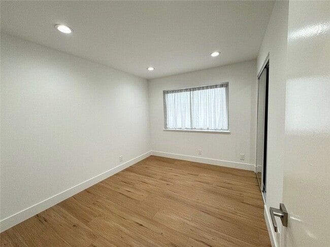 Building Photo - 8238 Henderson Green