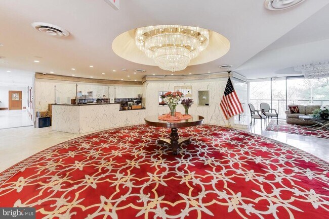 Building Photo - 1101 S Arlington Ridge Rd