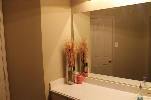 Building Photo - 9128 Oleander Way