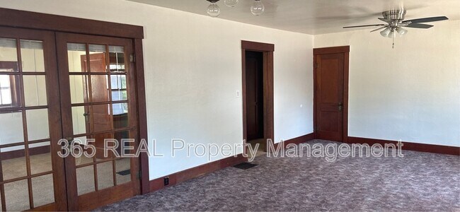 Building Photo - 2118 8th Ave