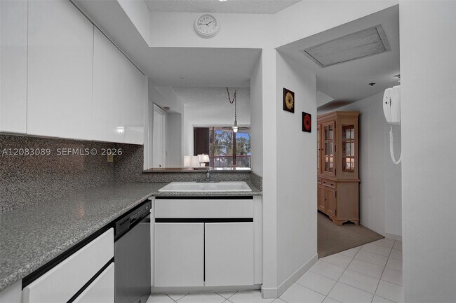 Building Photo - 6767 Collins Ave