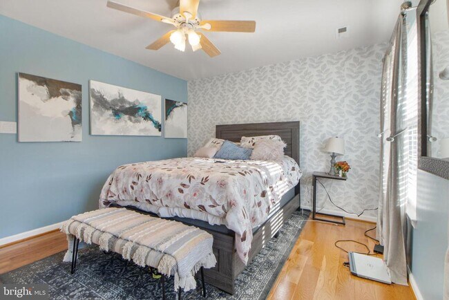 Building Photo - 7420 Mayflower Ct