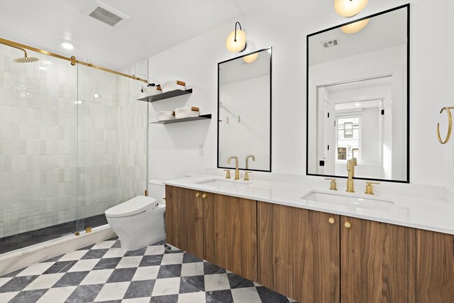 Building Photo - 830 Park Ave