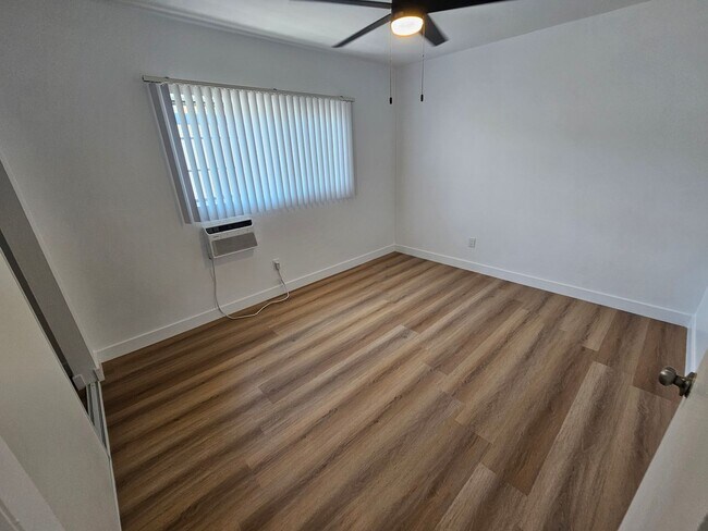 Building Photo - 245 E Ave 38