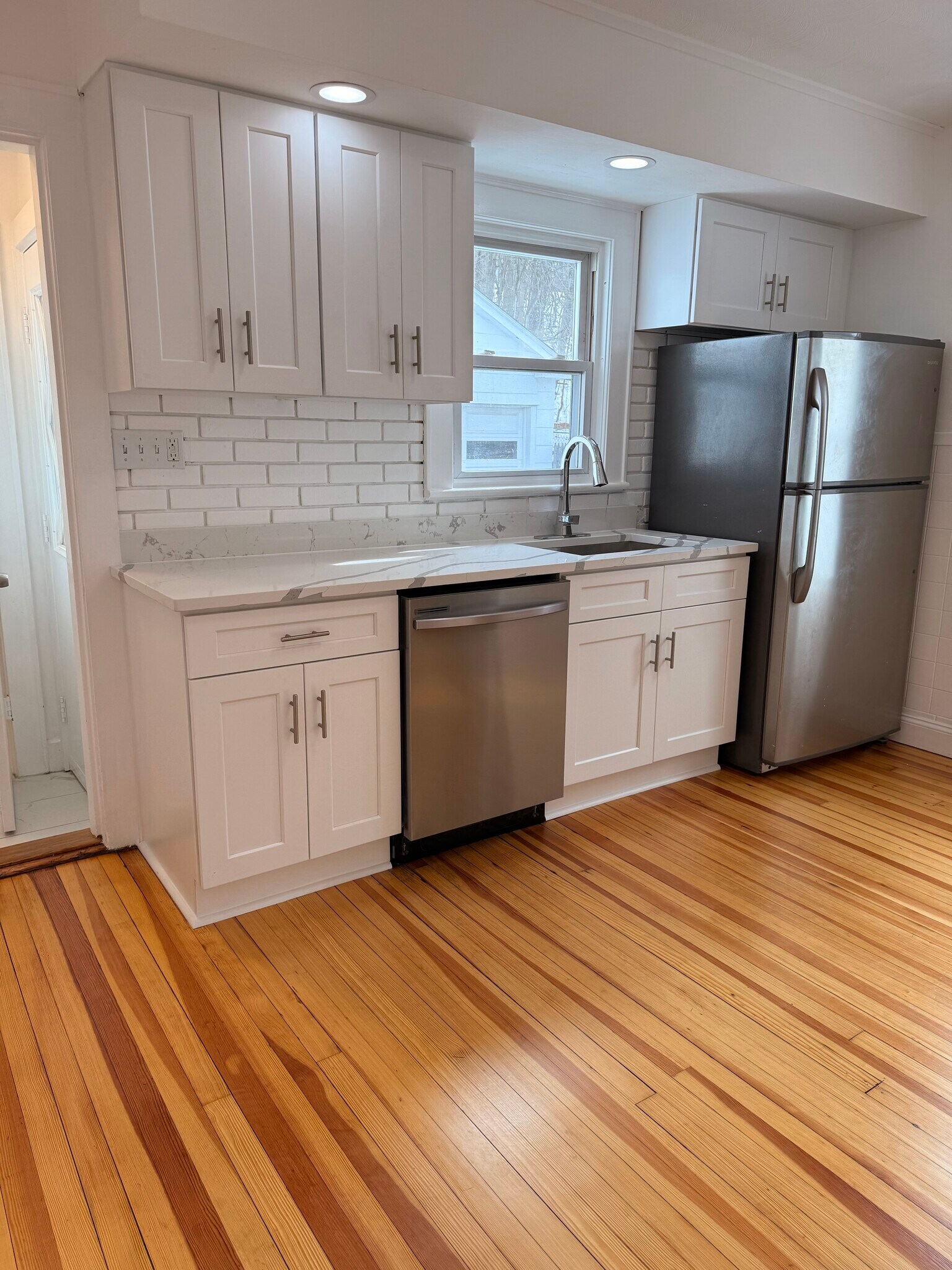 Building Photo - 30 Clark St