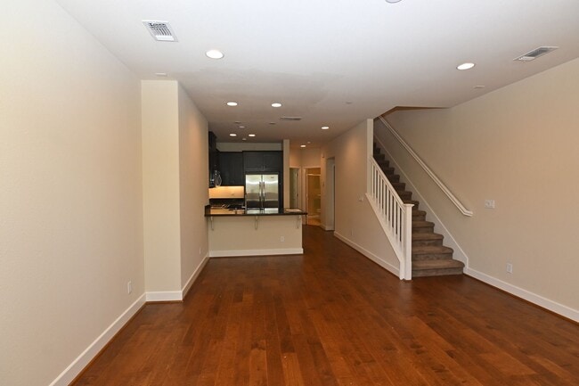 Building Photo - Tralee Village-Tri-Level Townhome, Modern ...